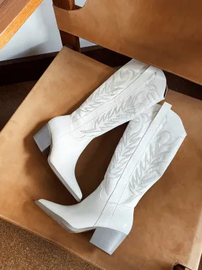 Samara Cowgirl Boot in White